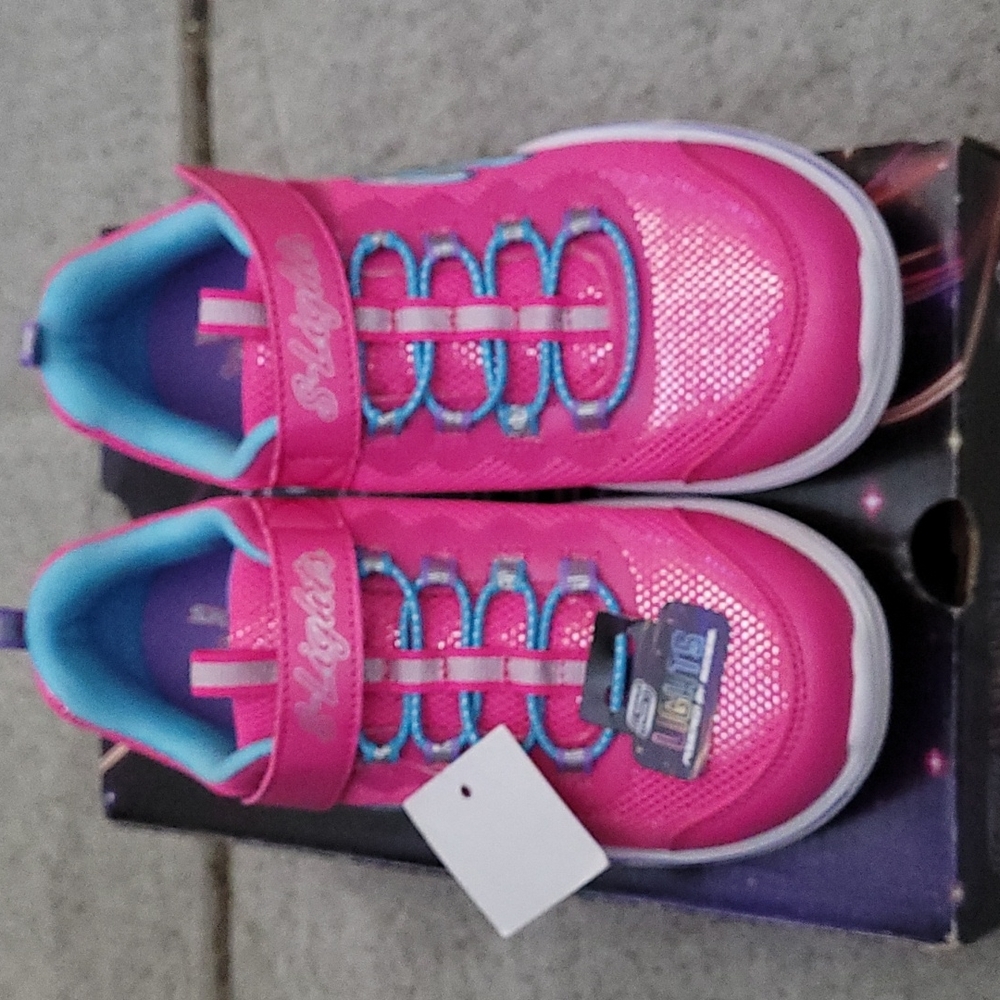 New Sketchers Kids Light Up Sneakers Size 13.5